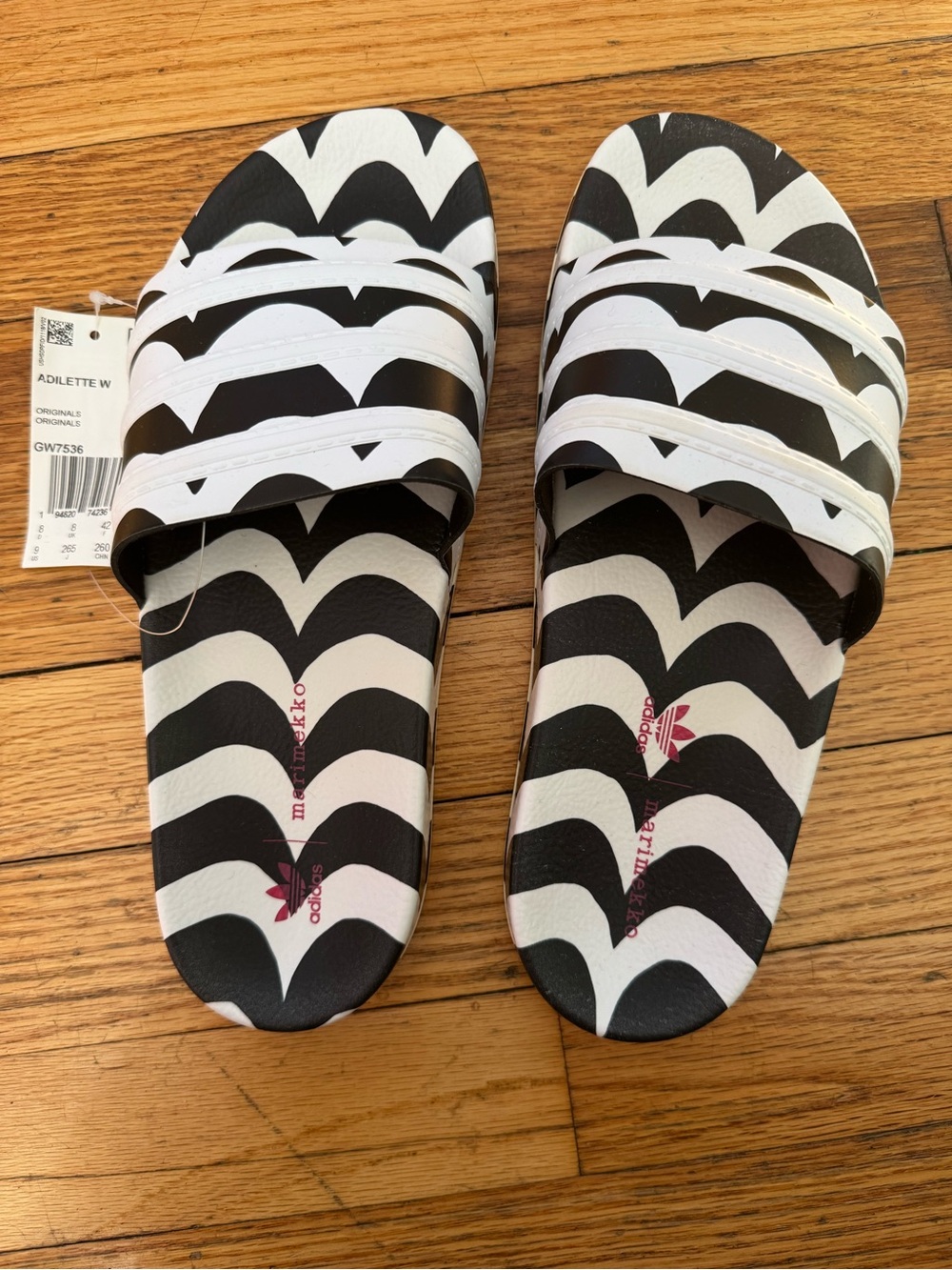 MARIMEKKO ADIDAS Black & White Wave-Print Adilette Slides